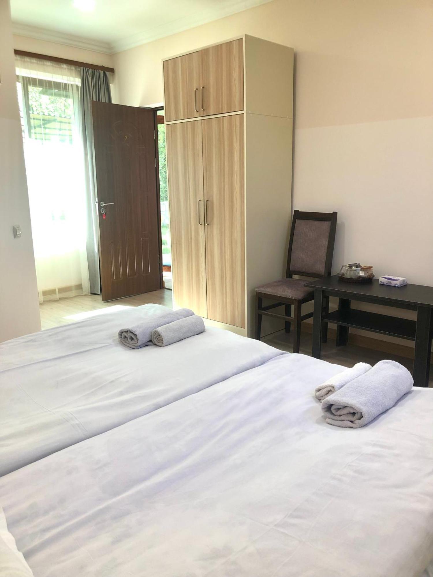 Guest House Anahit Idzjevan Buitenkant foto