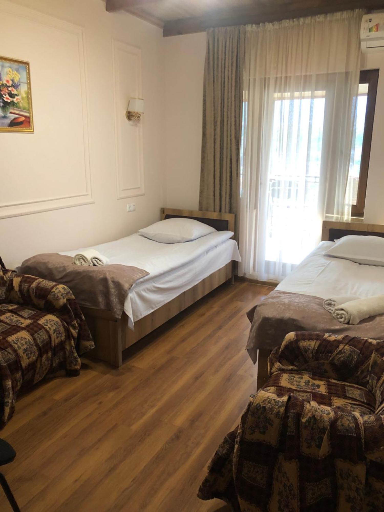 Guest House Anahit Idzjevan Buitenkant foto