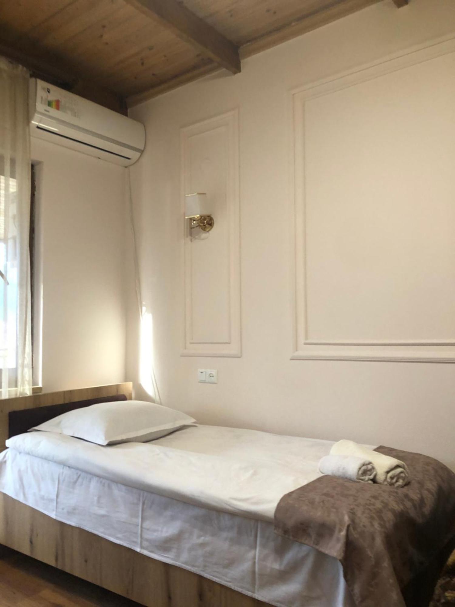 Guest House Anahit Idzjevan Buitenkant foto