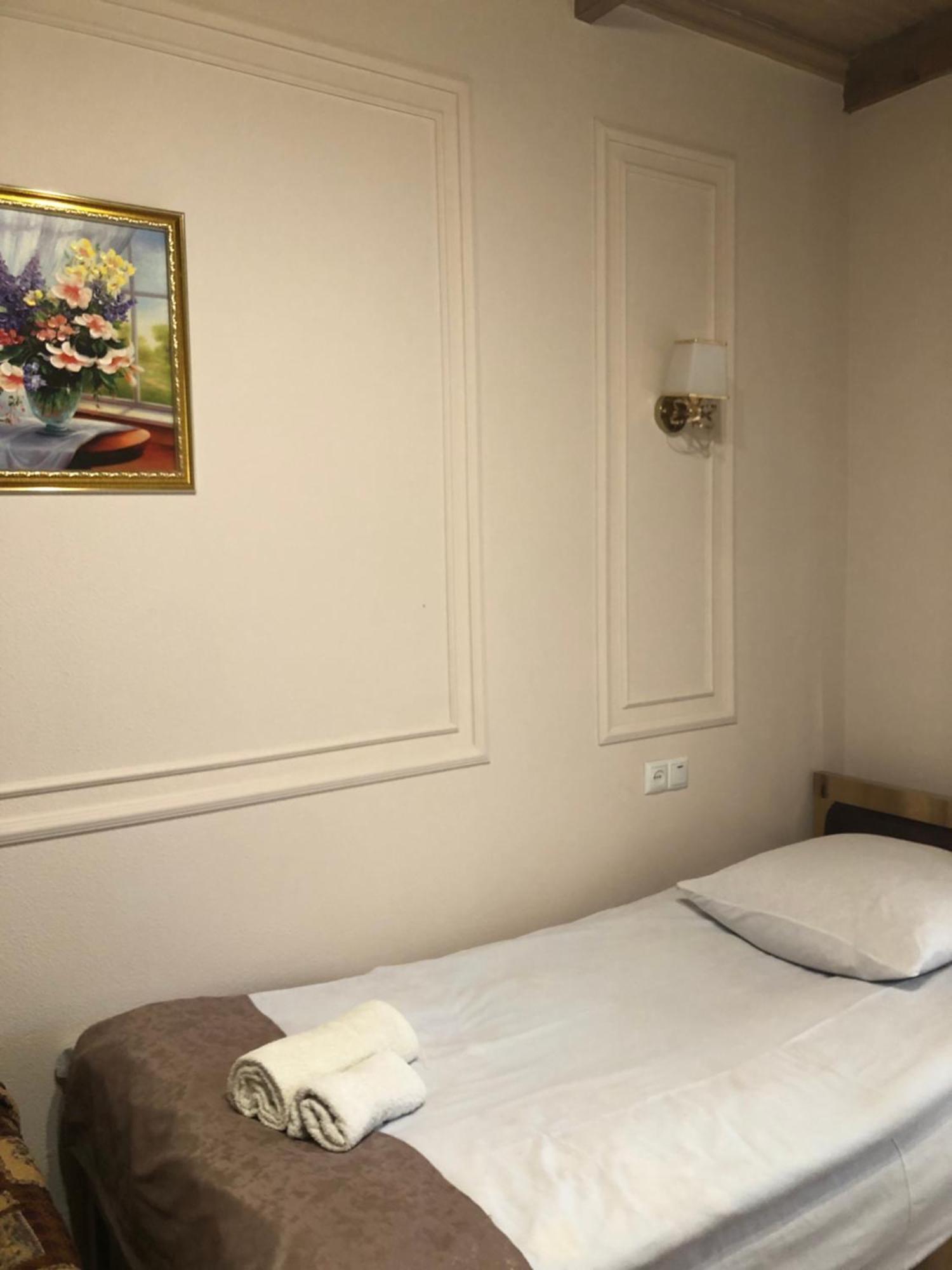 Guest House Anahit Idzjevan Buitenkant foto