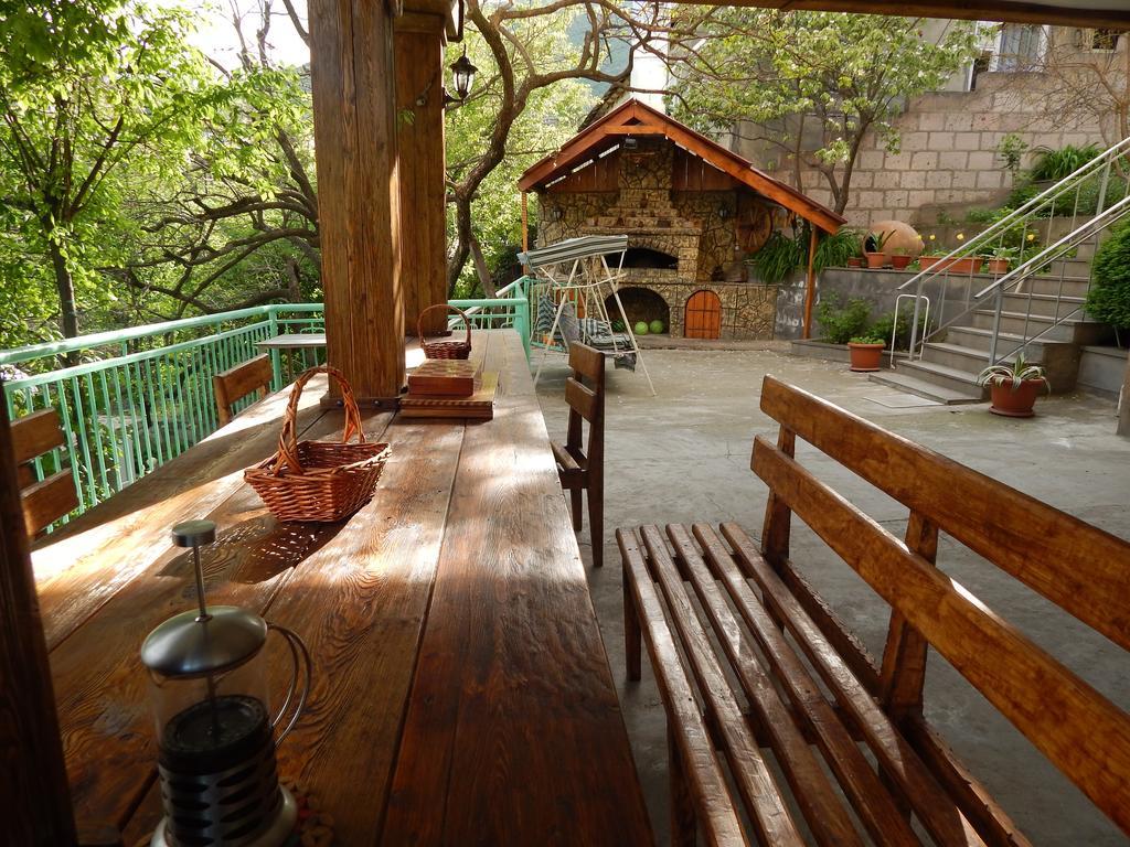 Guest House Anahit Idzjevan Buitenkant foto